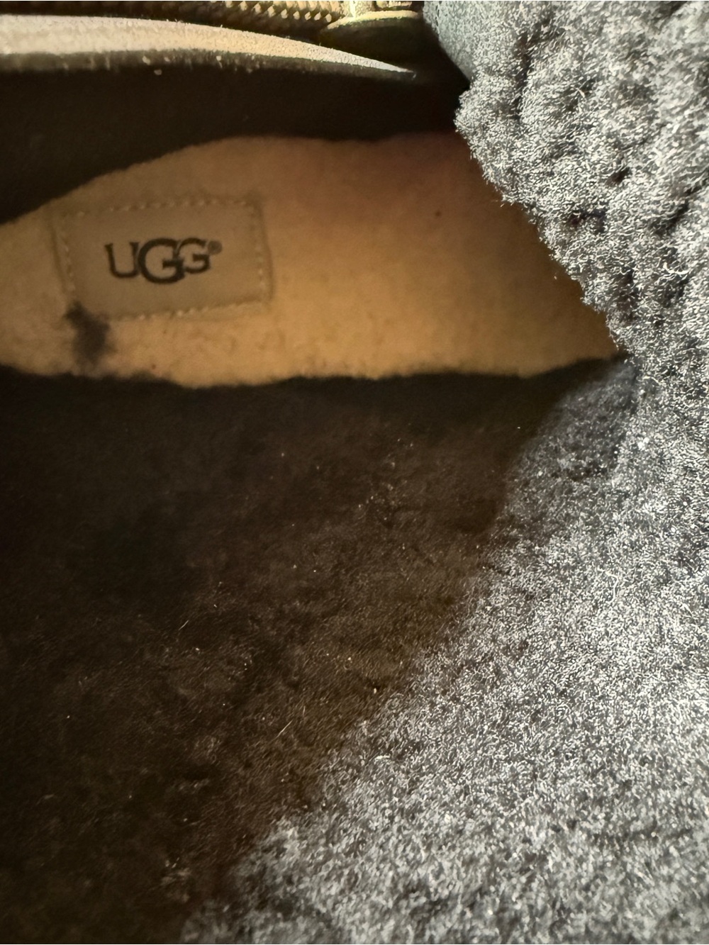 UGG AUSTRALIA BLACK LEATHER MOTO BOOTS W 9.5 LUG SOLE BUCKLE DETAIL SN 1019073 - Picture 11 of 11